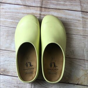 Gardenheir Italian Garden Clogs